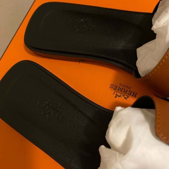 SOLD! Hermes Oran Sandals Naturel - Picture 6 of 8